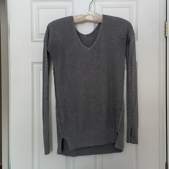 Lululemon Sz 4 The Sweater Life Vneck Knit Longsleeve Grey - Picture 3 of 8